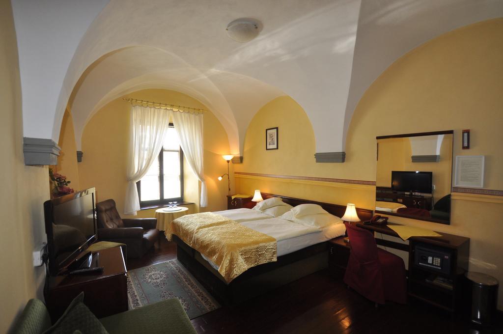 Garni -Hotel Barbakan Levoča Buitenkant foto