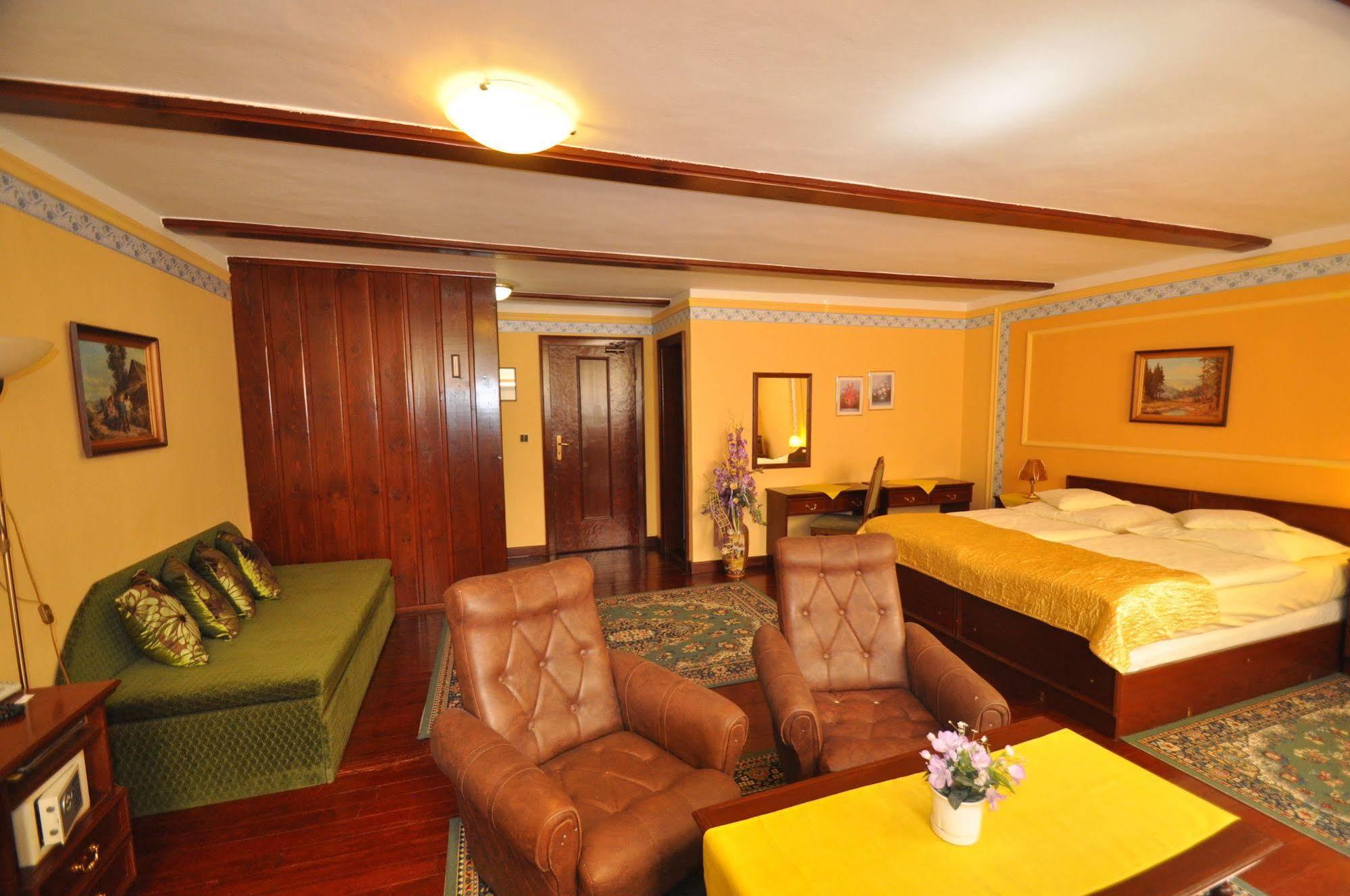 Garni -Hotel Barbakan Levoča Buitenkant foto